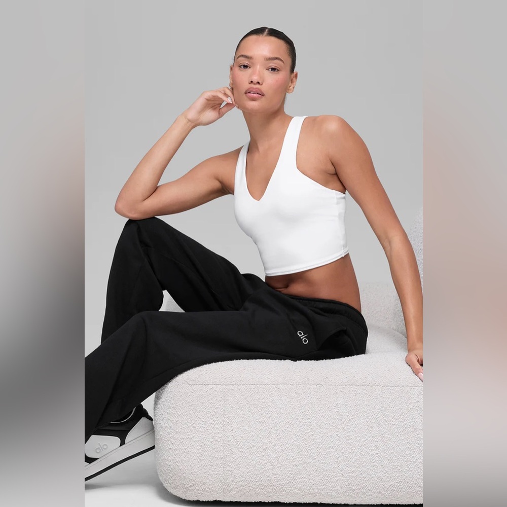 ALO Yoga Airbrush Real Bra Tank White Medium - Picture 7 of 7